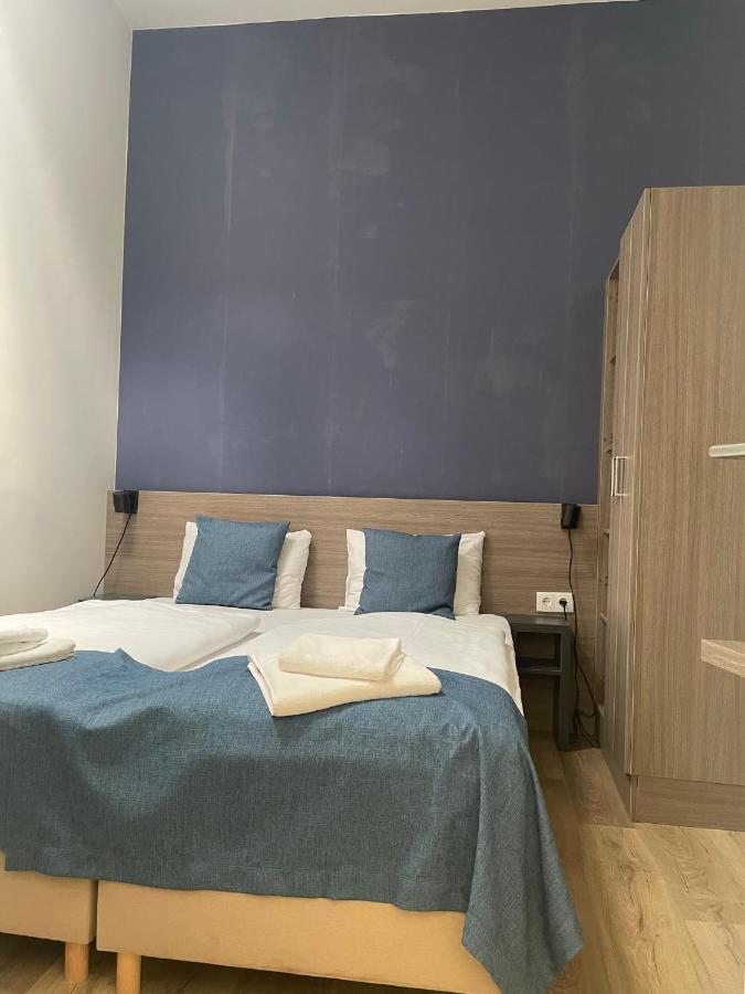 Res City Residence Hotel Будапеща Екстериор снимка