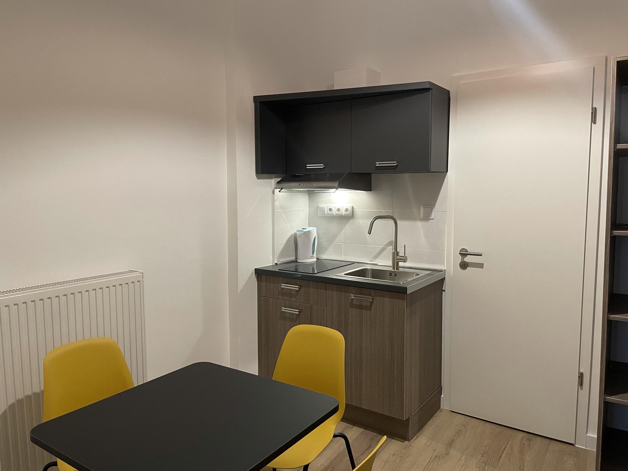 Res City Residence Hotel Будапеща Екстериор снимка