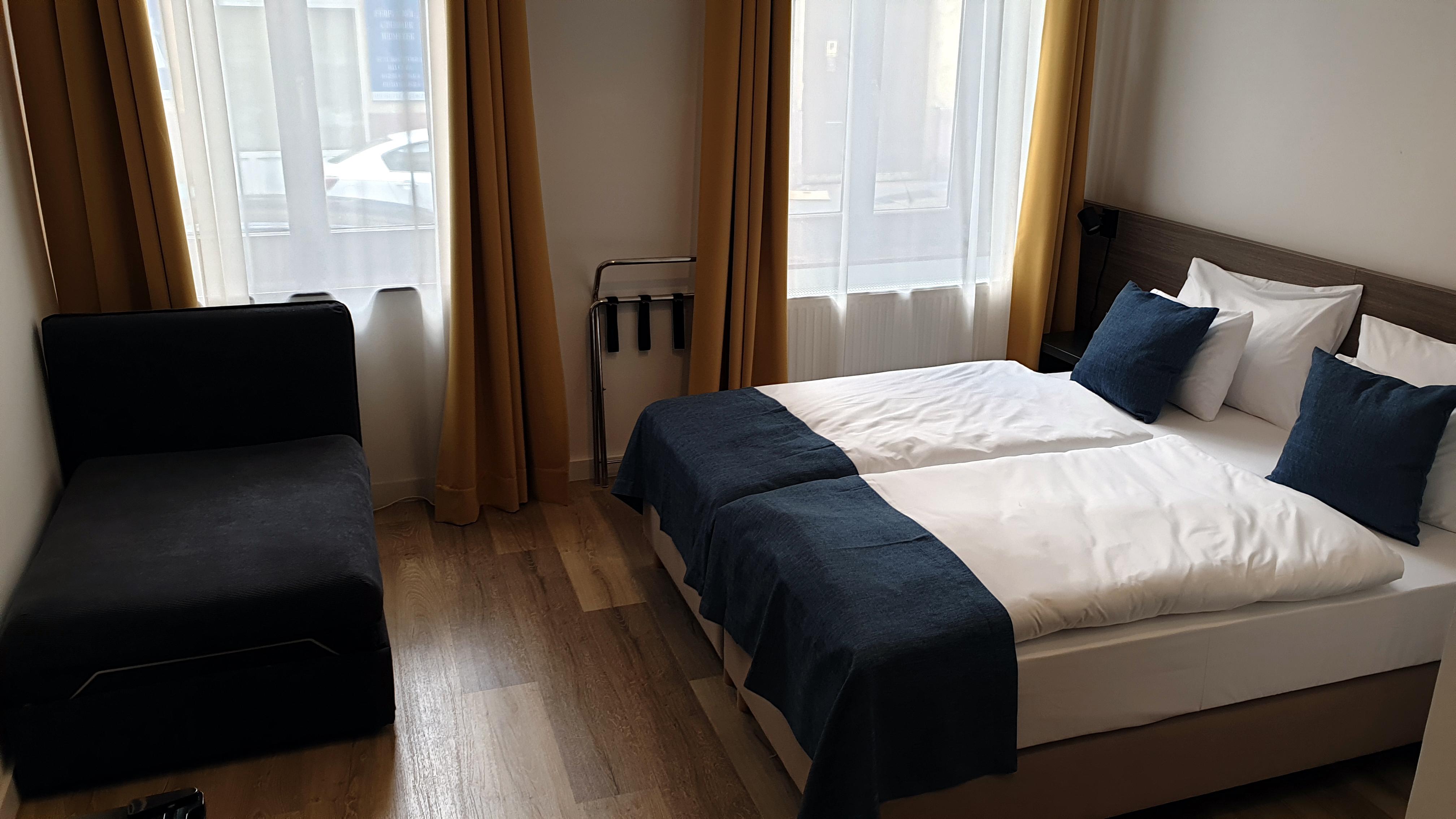 Res City Residence Hotel Будапеща Екстериор снимка
