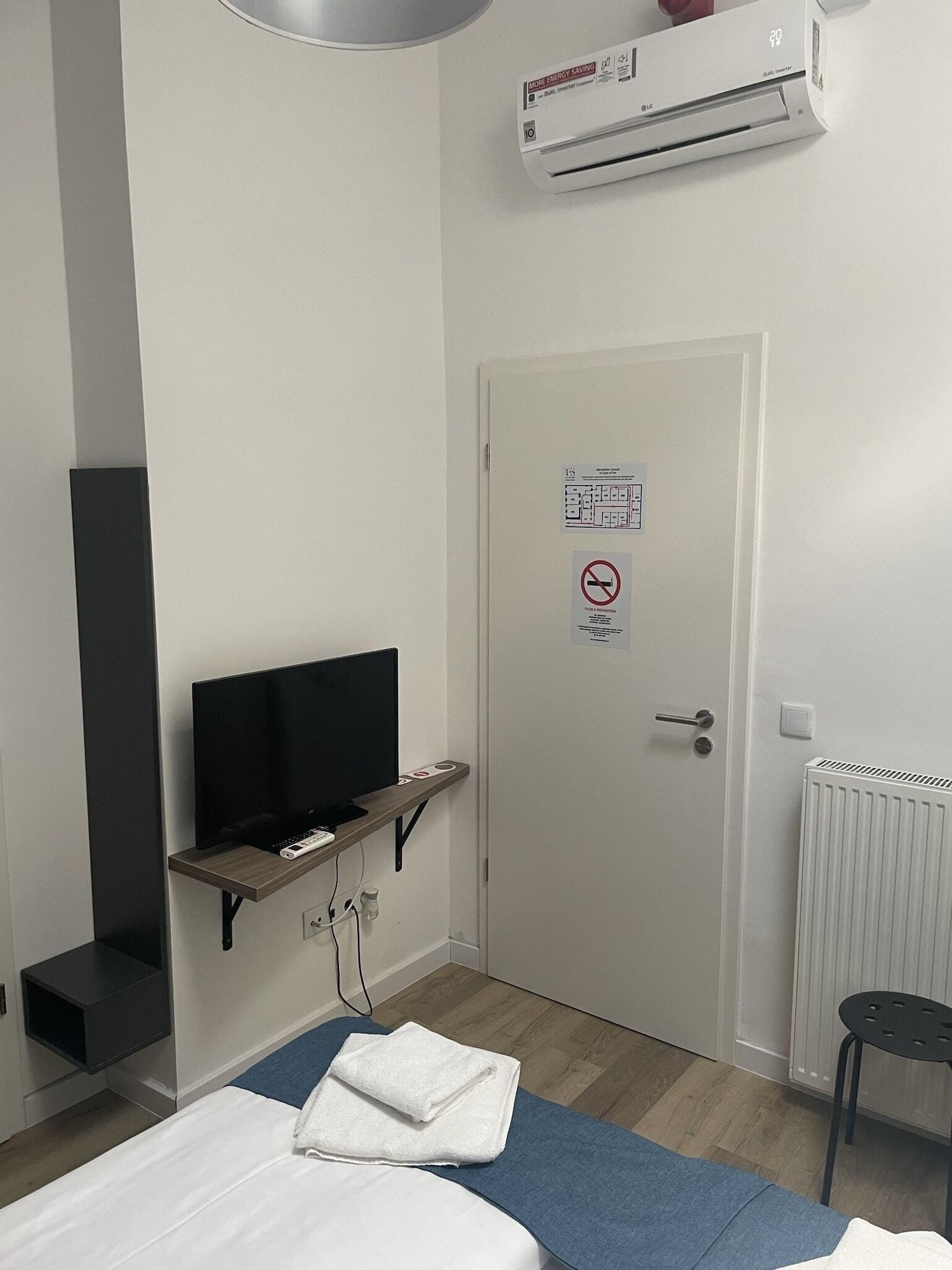Res City Residence Hotel Будапеща Екстериор снимка