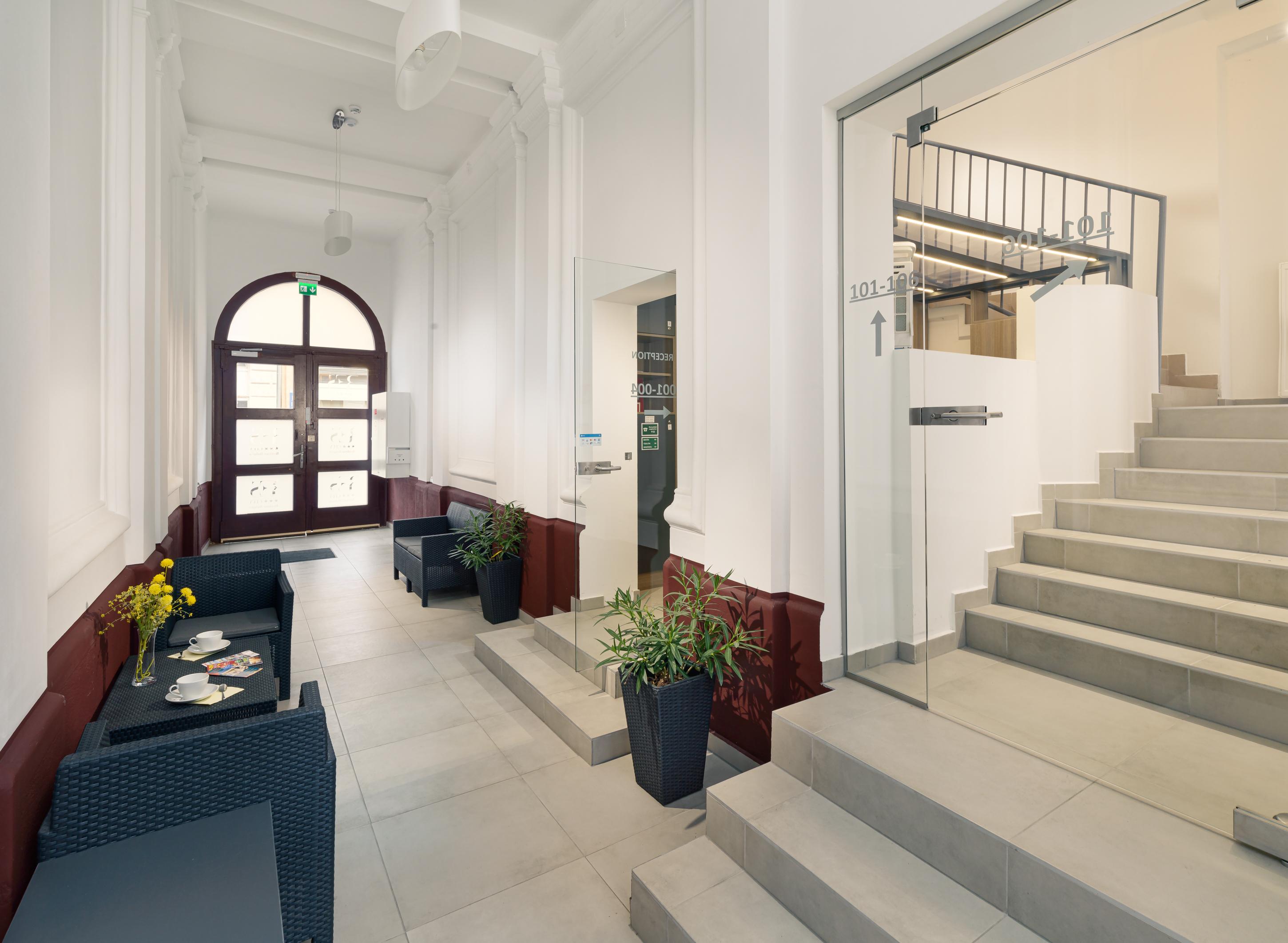 Res City Residence Hotel Будапеща Екстериор снимка