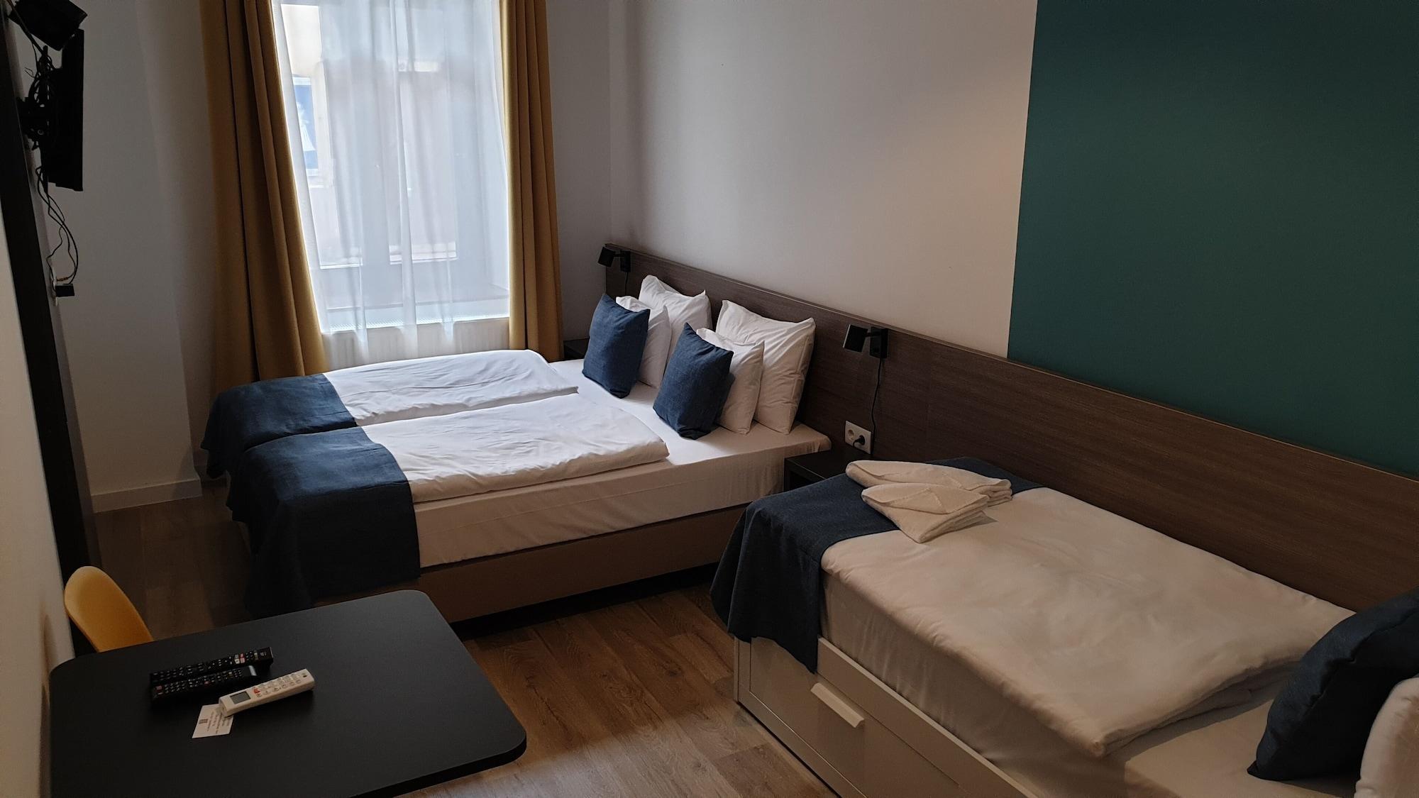 Res City Residence Hotel Будапеща Екстериор снимка