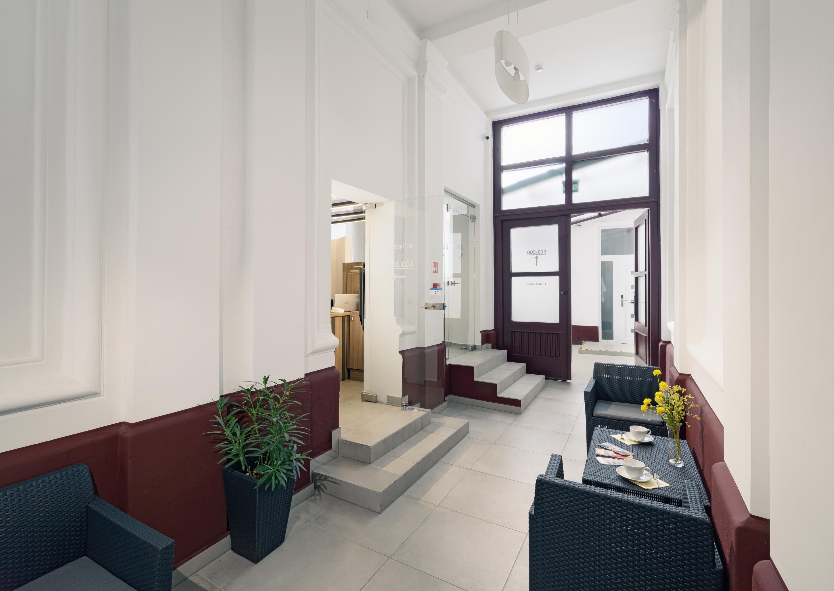 Res City Residence Hotel Будапеща Екстериор снимка