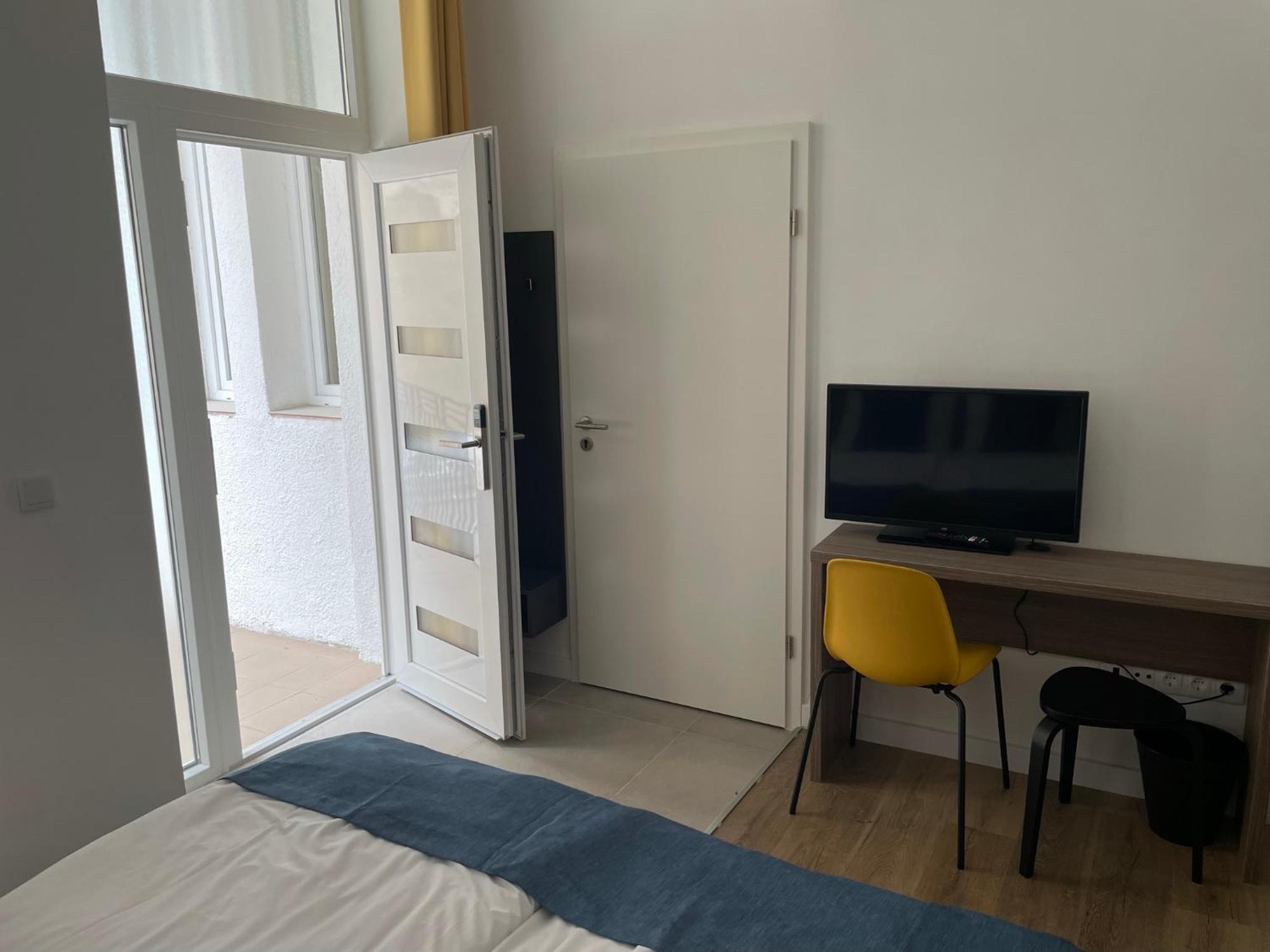 Res City Residence Hotel Будапеща Екстериор снимка