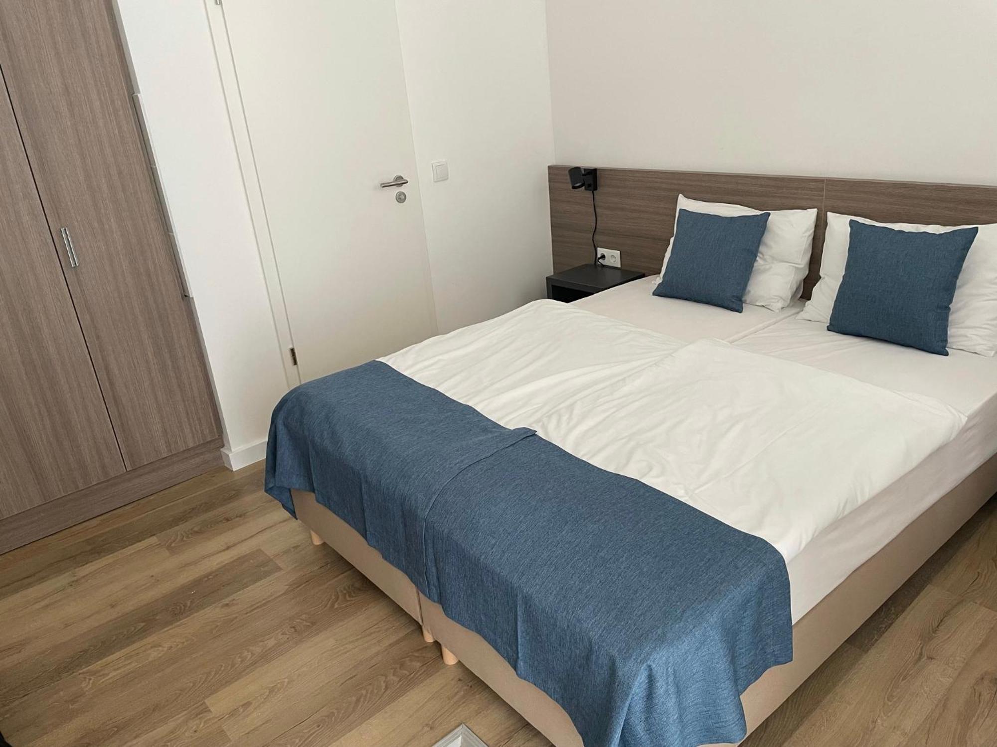 Res City Residence Hotel Будапеща Екстериор снимка