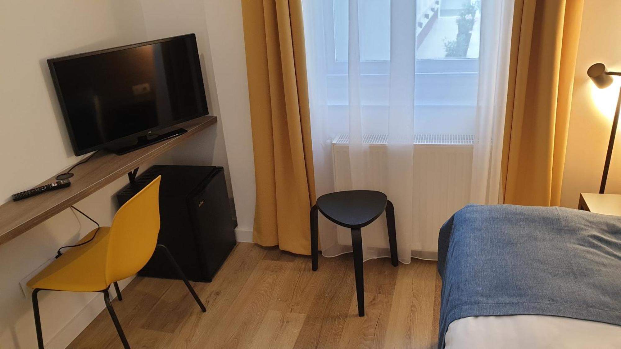 Res City Residence Hotel Будапеща Екстериор снимка
