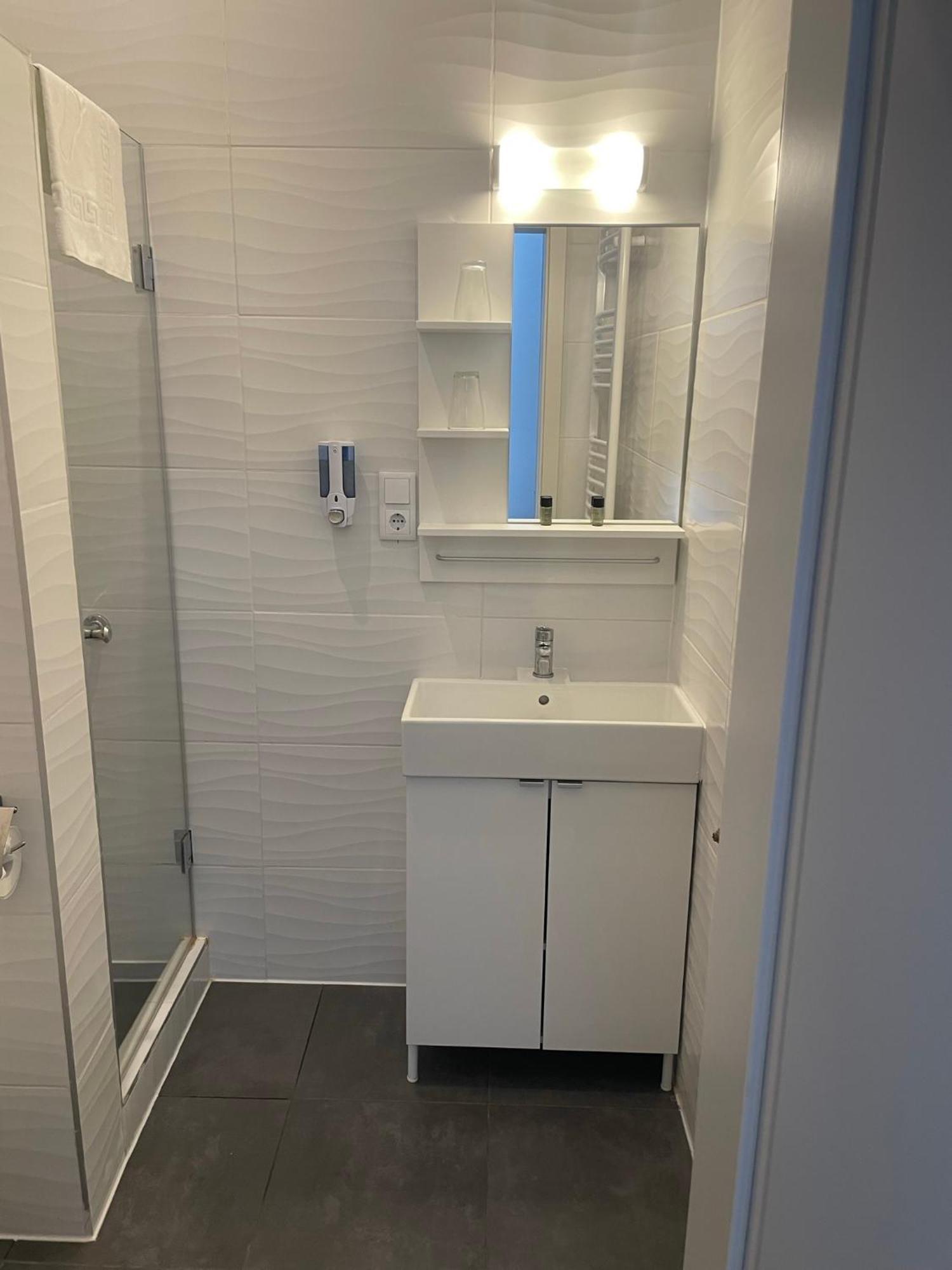 Res City Residence Hotel Будапеща Екстериор снимка